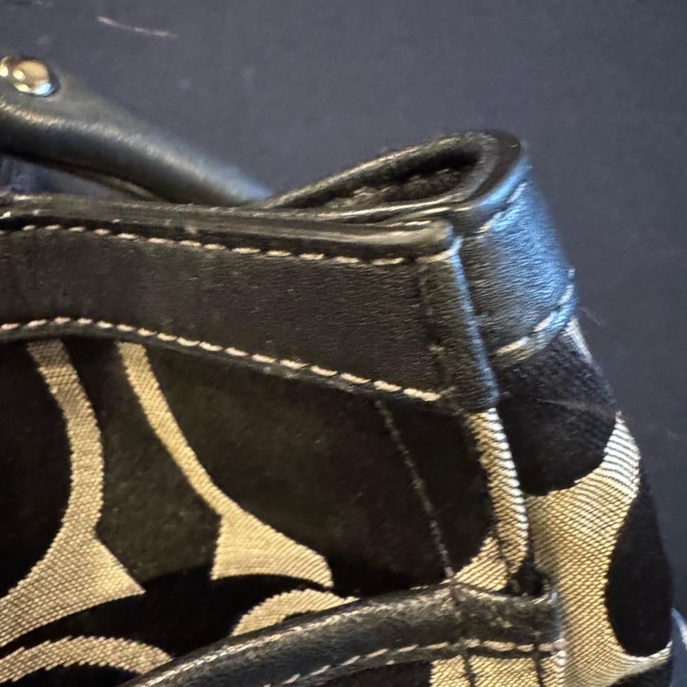 Coach Black and Cream Women's Shoulder Bag - Picture 11 of 16